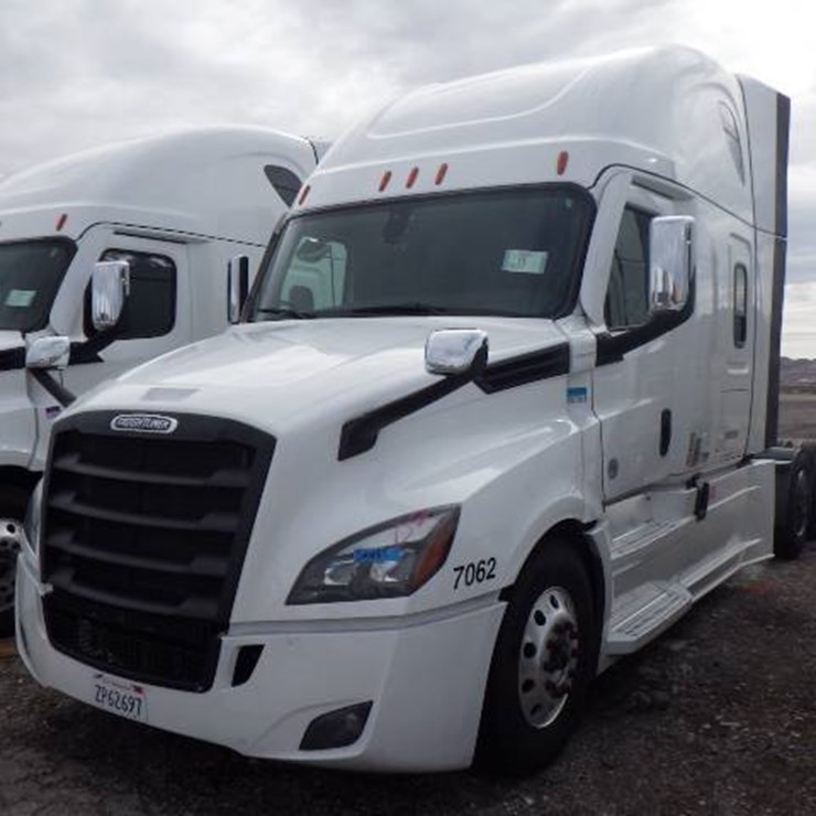 2024 FREIGHTLINER CASCADIA 126