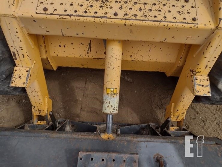 1990-deere-675b-image-14
