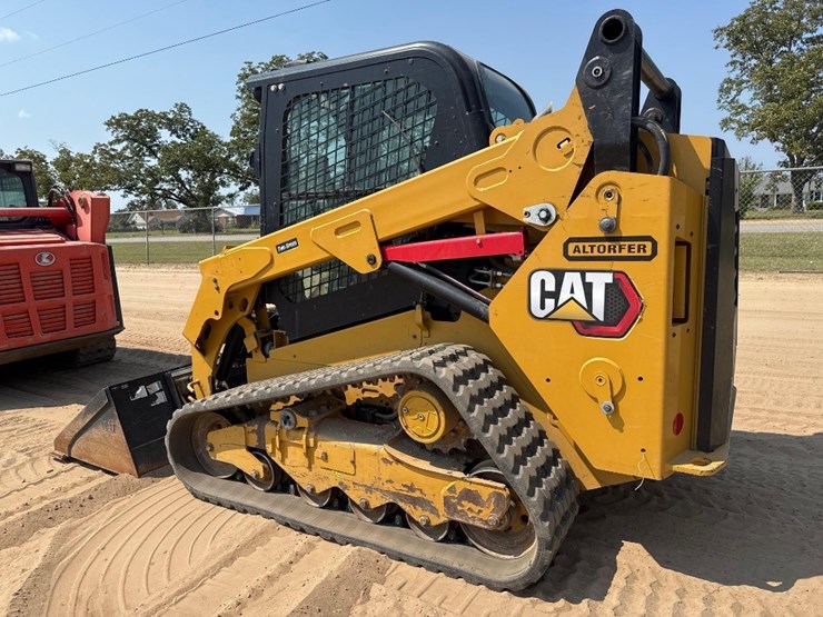 2023-caterpillar-259d3-image-8