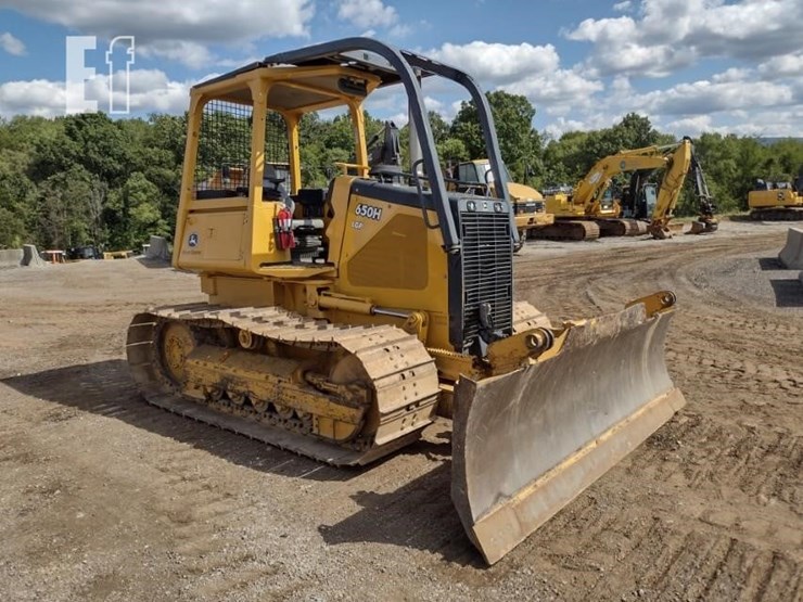 2004-deere-650h-image-41