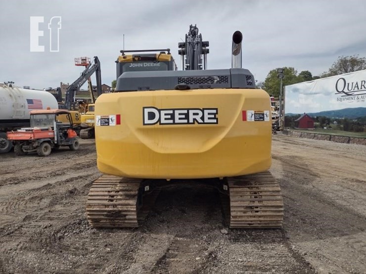 2017-deere-130g-image-4