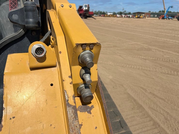 2019-caterpillar-289d3-image-11