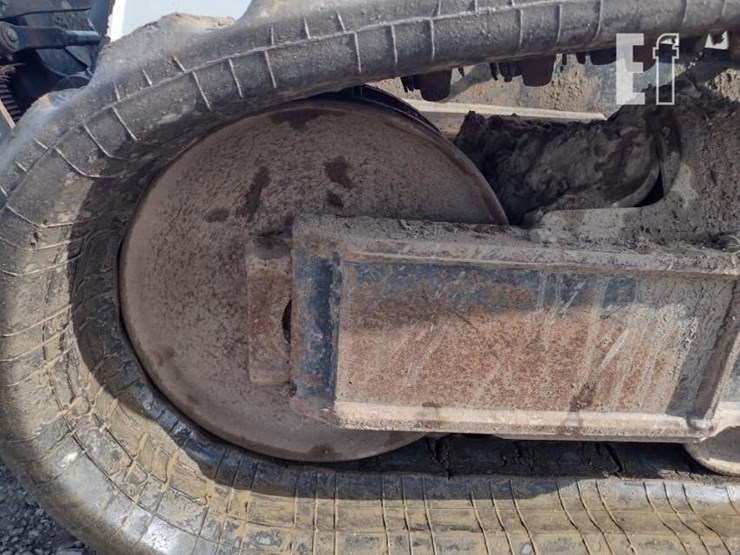 2019-bobcat-t740-image-26