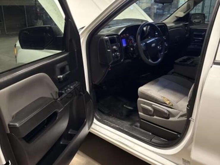 2015-chevrolet-silverado-1500-image-24