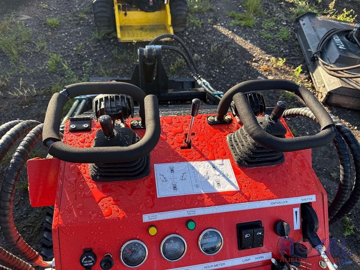 2024-agt-lrt23-mini-track-loader-skid-steer-image-8