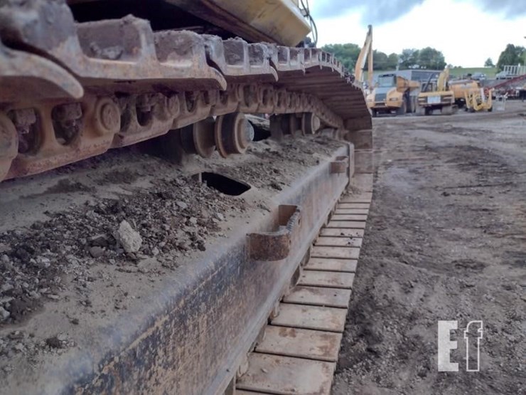komatsu-pc220-lc-8-image-20