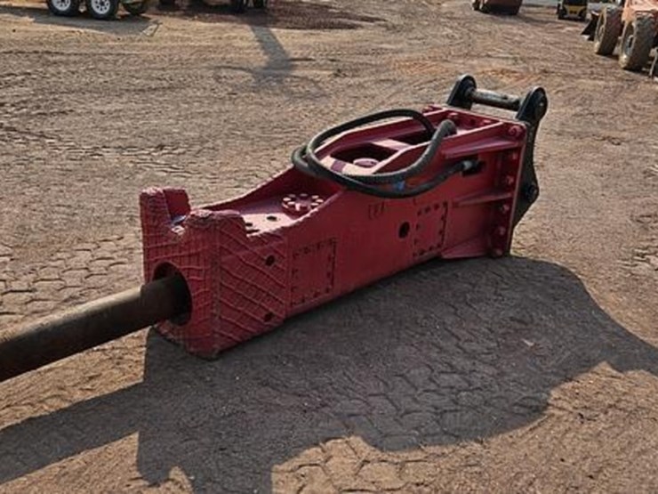 excavator-hydraulic-hammer-image-3