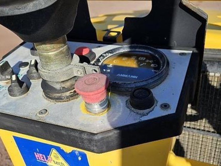 2007-yanmar-double-drum-roller-compactor-image-8