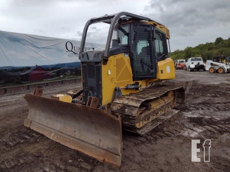 2017-deere-650k-lgp-image-42