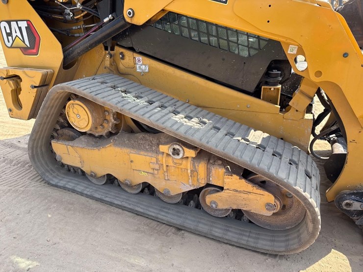 2023-caterpillar-259d3-image-12