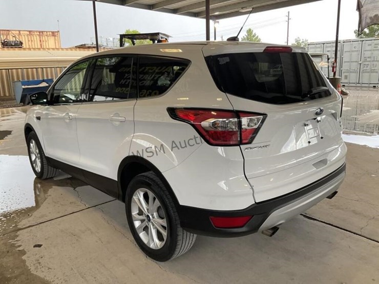 2017-ford-escape-se-image-5