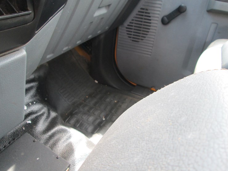 2015-ford-f350-image-34