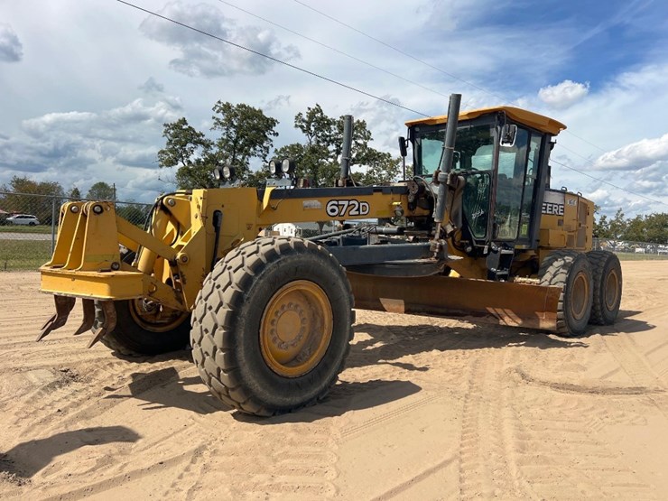 2008-deere-672d-image-8