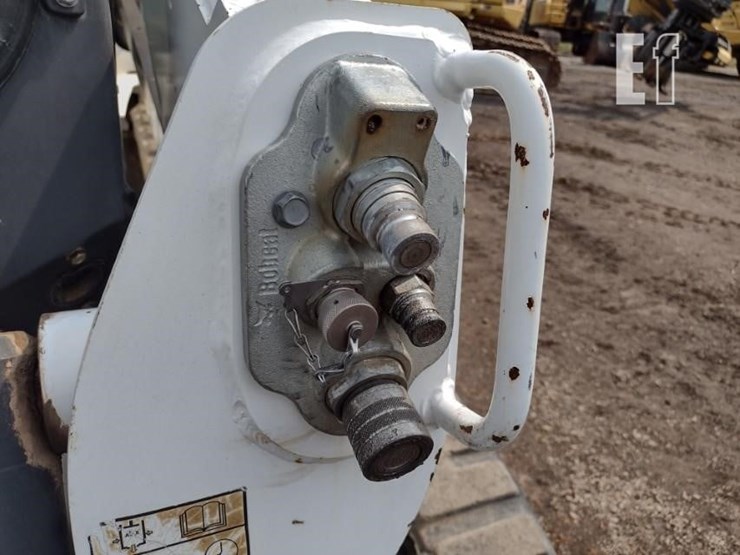 2012-bobcat-t750-image-16
