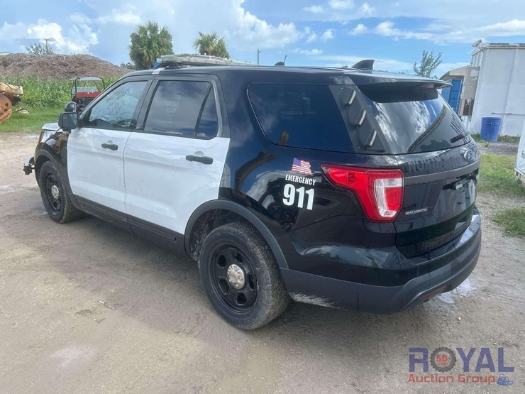 2017-ford-explorer-image-4