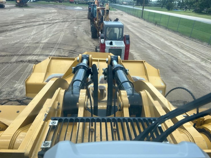 2022-caterpillar-980-image-40