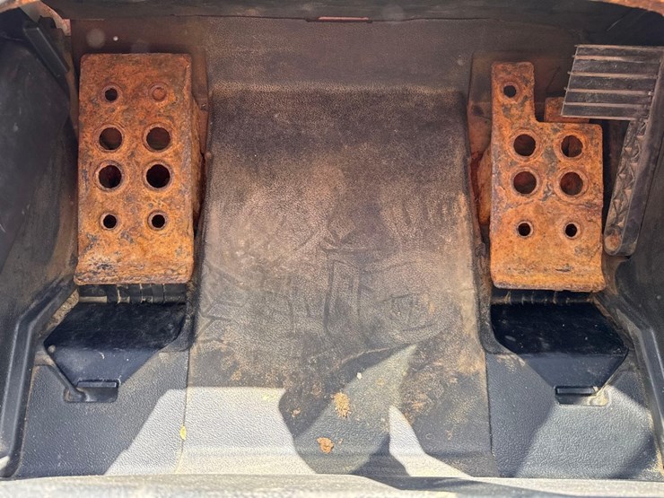 2020-bobcat-t770-image-32