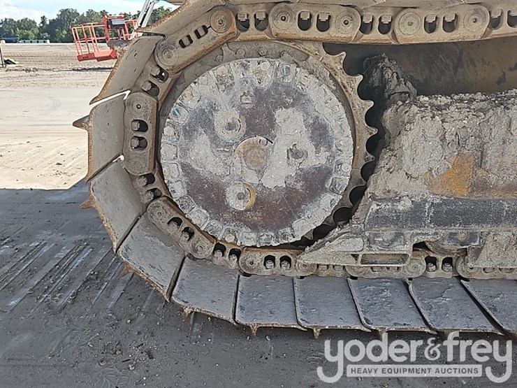 2014-caterpillar-d6k2-lgp-image-8
