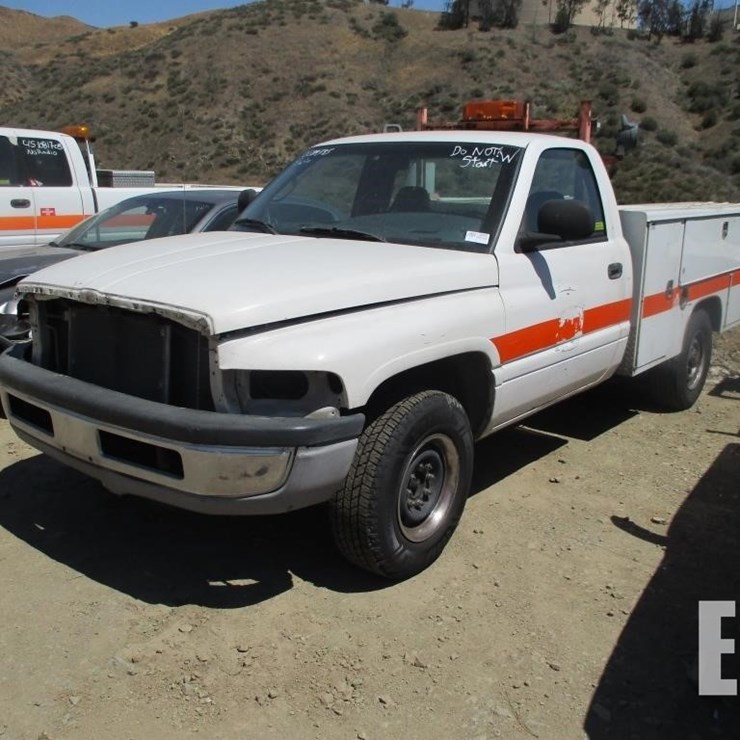 2002 DODGE 2500
