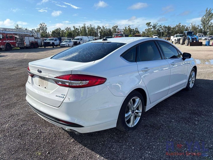 2018-ford-fusion-hybrid-sedan-image-3