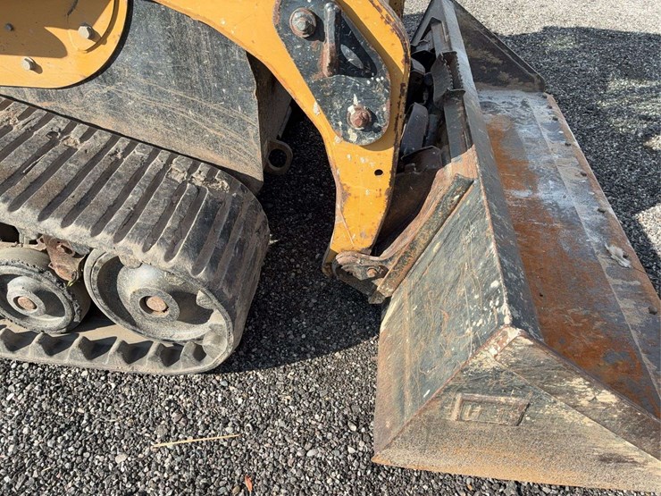 2005-caterpillar-257b-image-3