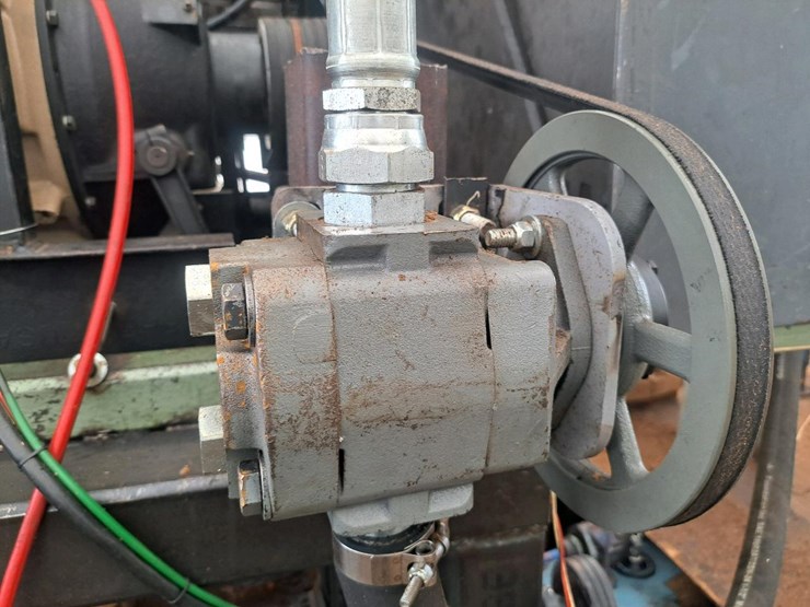 #121-•-hydraulic-drive-image-1