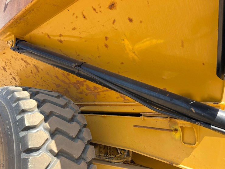 2018-caterpillar-745-image-15