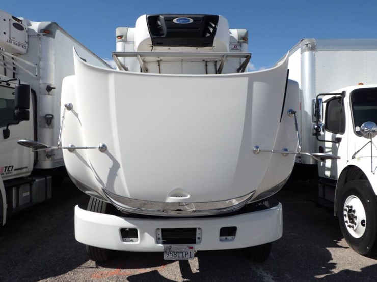 2015-hino-268-image-21