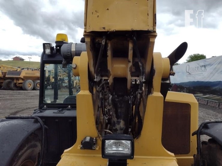 2013-caterpillar-tl642c-image-24