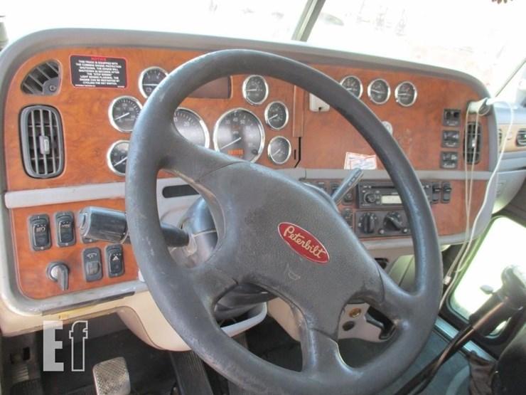 2008-peterbilt-365-image-13