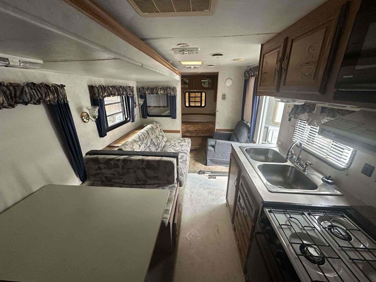 sportsmen-camper-trailer-image-11