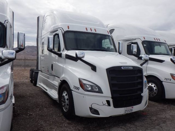 2024-freightliner-cascadia-126-image-2