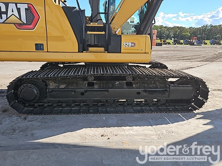 2021-caterpillar-320gc-image-8