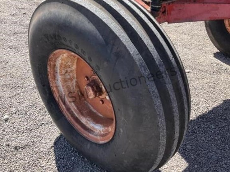 allis-chalmers-190-tractor-image-9