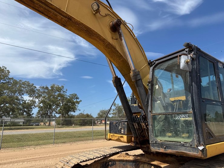2014-caterpillar-324el-image-19