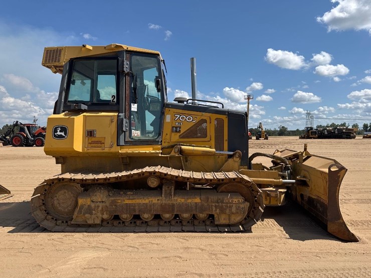 2007-deere-700j-xlt-image-5