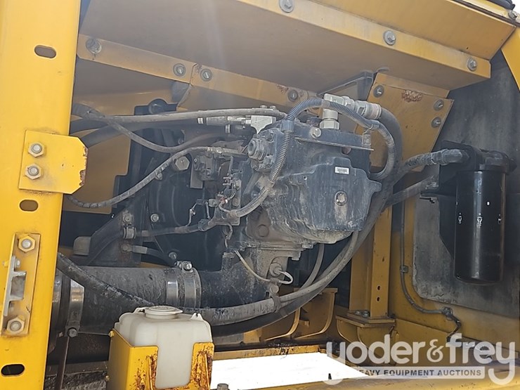 2016-komatsu-pc360-lc-11-image-30
