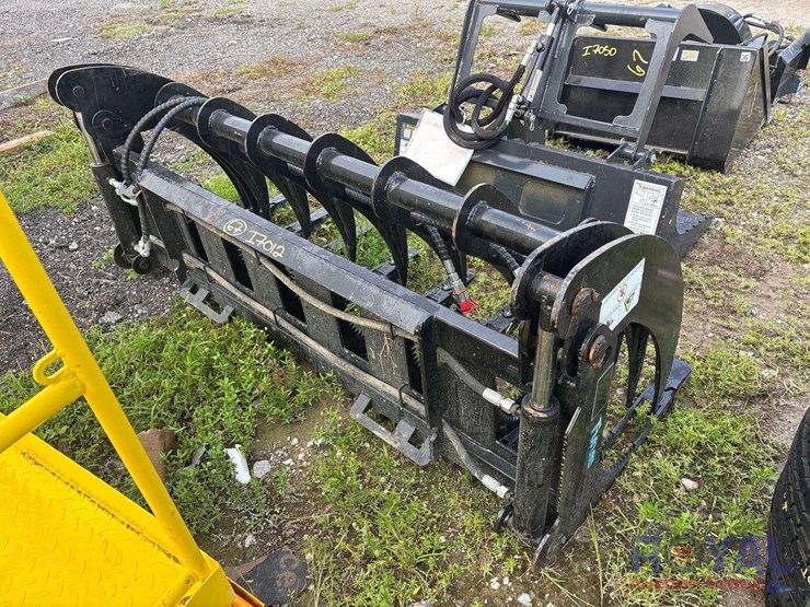 2025-future-72in-log-grapple-skid-steer-attachment-image-3