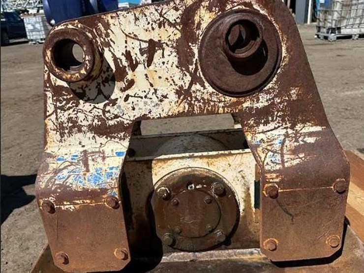 hydraulic-vibratory-plate-compactor-for-standard-backhoe-image-1