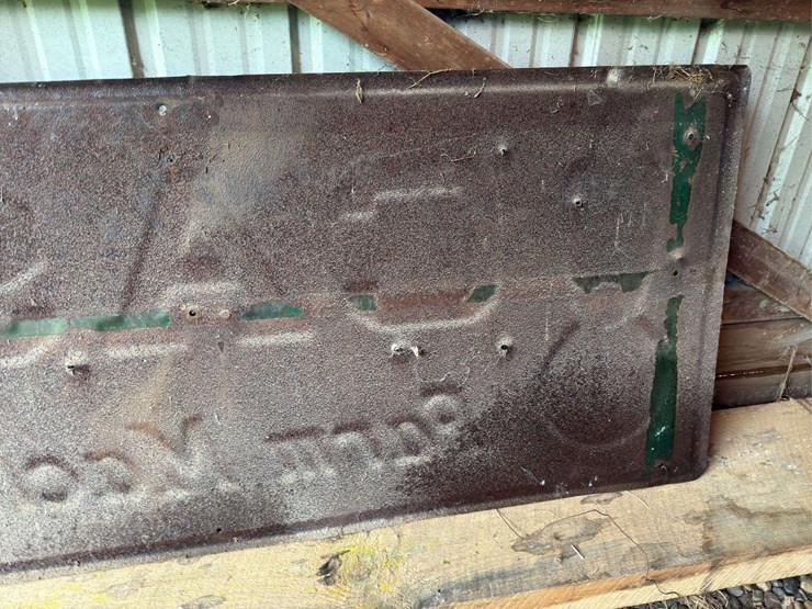 case-farm-machinery-sign-image-10
