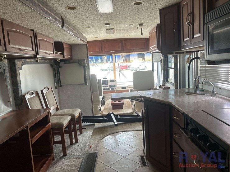 2004-workhorse-w22-motorhome-image-22