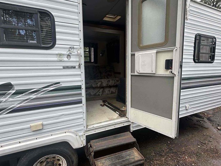 sportsmen-camper-trailer-image-9