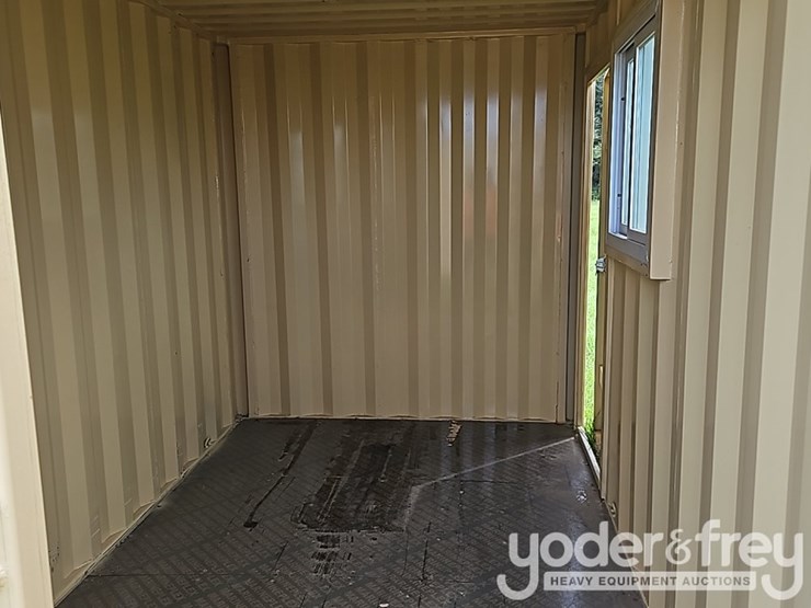 ir-12'-container,-1-side-door,-1-window-image-6