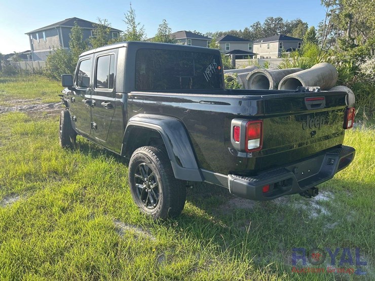 2023-jeep-gladiator-sport-4wd-sut-image-4