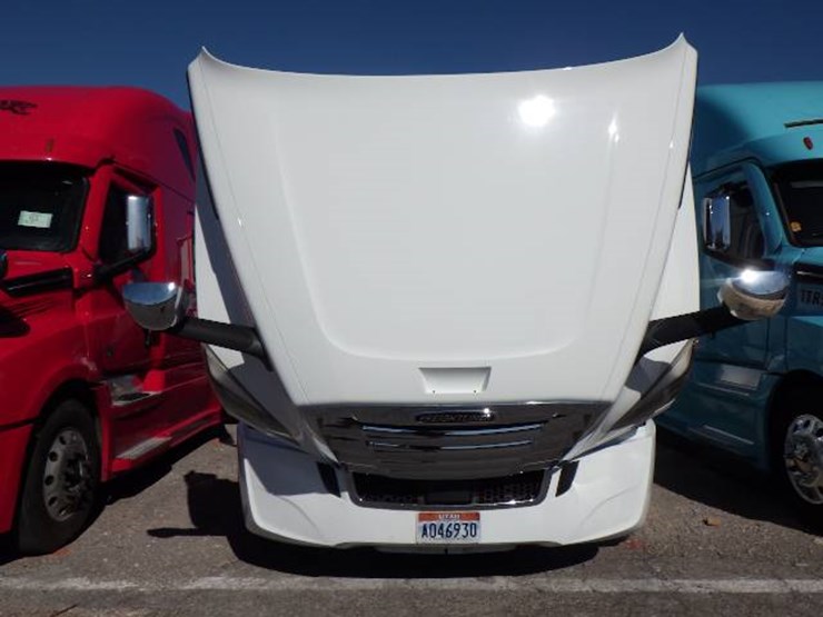 2023-freightliner-cascadia-126-image-17