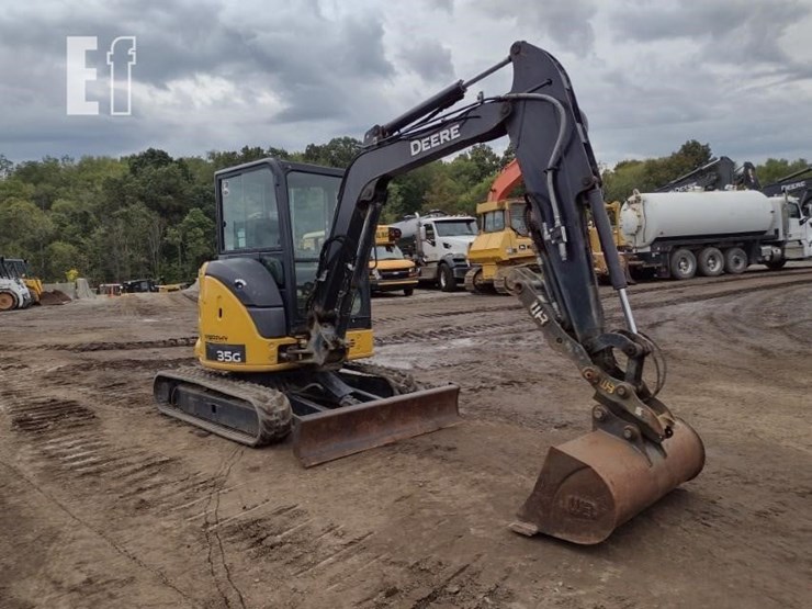 2019-deere-35g-image-50