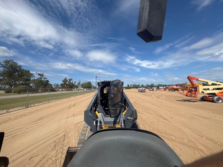 2021-caterpillar-cb2.7-image-25