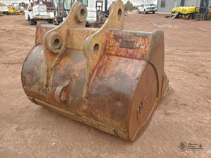 60"-excavator-bucket-image-4