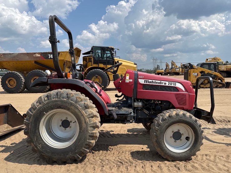 mahindra-2810-image-5