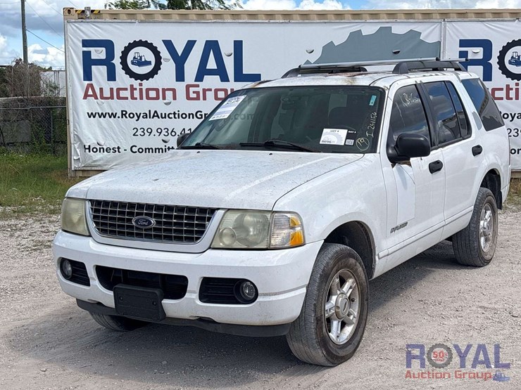 2005-ford-explorer-image-1
